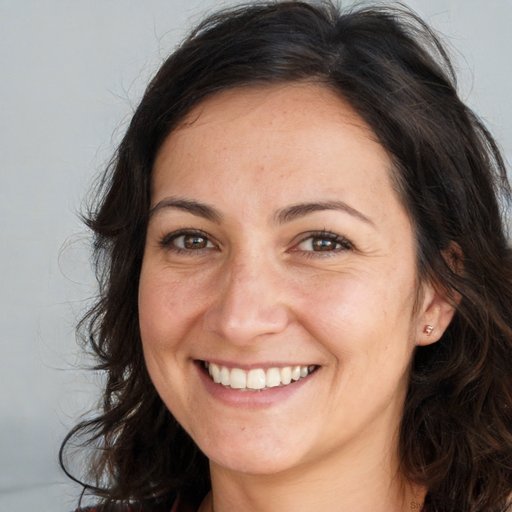Claire D. — Rédactrice en chef
